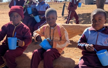 RS25897_Noku and classmates