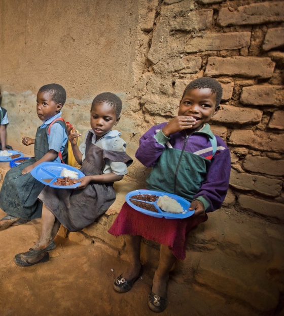 Children eating Mary's Meals